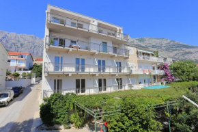 Apartments with a parking space Makarska - 18332